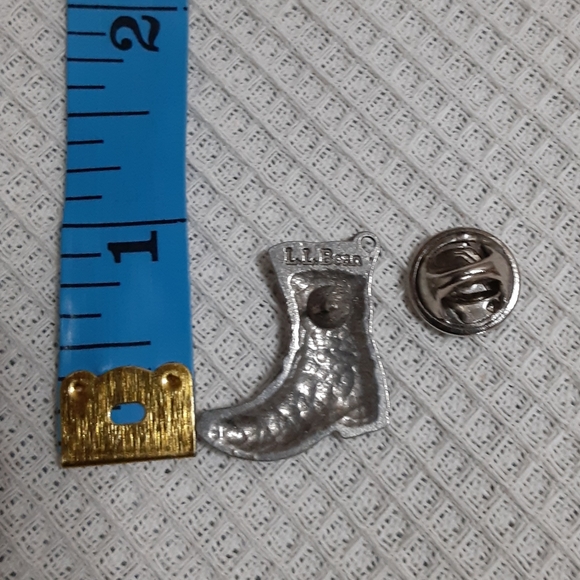 L.L. Bean Boot Pin - Picture 3 of 3